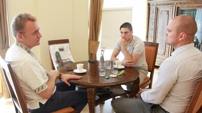 Фото: «Ми повинні фінансово підтримувати кращих», - А. Садовий під час зустрічі зі Станіславом Горуною