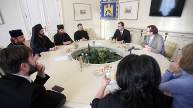 Фото: Представник Вселенського Патріарха в Україні під час свого візиту до Львова відвідав міську Ратушу
