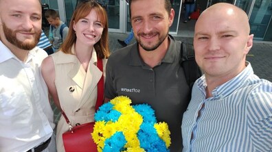 Фото: До Львова повернувся Віталій Ступак, котрий підкорив Ла-Манш на честь 30-річчя України