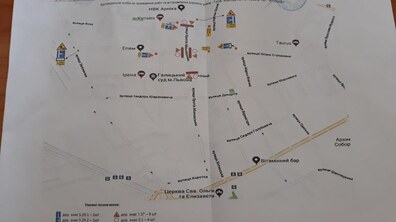 Фото: На вул. Братів Міхновських триває капітальний ремонт хідників