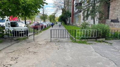 Фото: У Львові демонтують вуличне огородження на ще кількох вулицях
