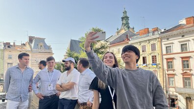 Фото: Роль міста, реабілітація ветеранів та Європейський Союз: що розпитували мера Львова студенти та випускники американських вишів