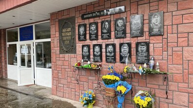 Фото: Випускники, котрі ніколи не повернуться: училище у Львові вшанувало своїх Героїв