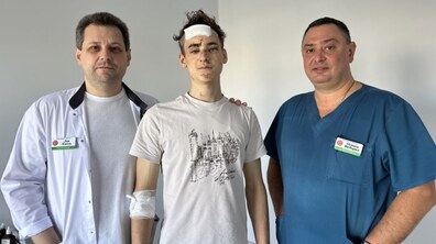 Фото: Львівські нейрохірурги врятували 18-річного хлопця, який потрапив у ДТП за участю буйвола