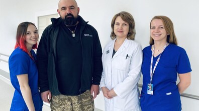 Фото: У центрі НЕЗЛАМНІ захиснику відновлюють зір за власною методикою втручання на кришталику