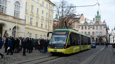 Фото: Завтра з 22.00 год відбудуться зміни в русі трамваїв, які курсують через пл. Ринок