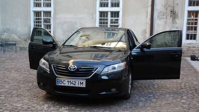 Фото: Придбати службову автівку мера зголосився 31 учасник