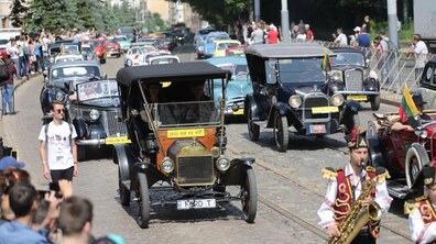 Фото: У Львові триває фестиваль Leopolis Grand Prix: сьогодні стартував заїзд трасою «Львівський трикутник»