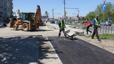 Фото: Велопростір Львова збільшується: на вул. Сихівській будують велодоріжку з двостороннім трафіком