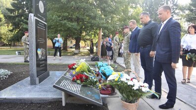 Фото: Мер Львова вшанував загиблих військовослужбовців десантно-штурмових військ