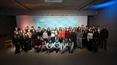 Команда «Львівських шкільних ліг» та школярі