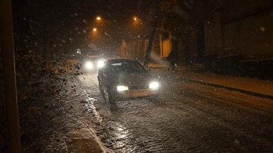 Фото: Вночі в місті працюватиме 70 одиниць снігоочисної техніки, завтра оголошено робочий день для комунальних служб