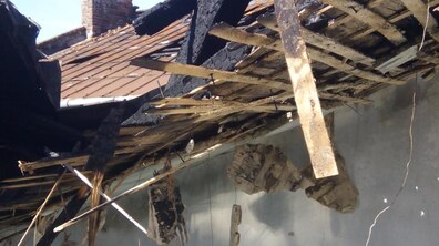 Фото: На відновлення згорілого даху у будинку на вул. Крехівській виділили майже 500 тис. грн.