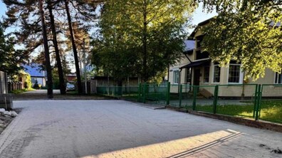 Фото: У Львівській громаді підприємець власним коштом забрукував частину дороги біля амбулаторії