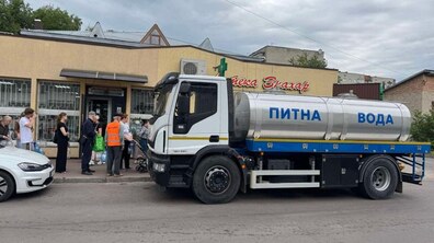 Фото: Ремонтні роботи на магістральному водогоні тривають: для мешканців уже працюють водовозки