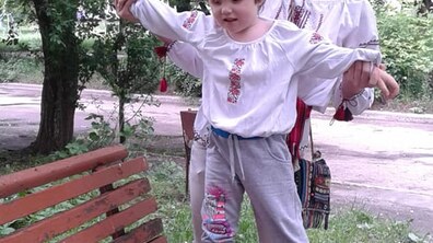 Фото: Шестирічній Олі Чернявській потрібна допомога, аби зберегти шанс на повноцінне життя