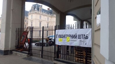 Фото: Львівським волонтерам, які відправляють їжу на фронт, критично бракує хліба та випічки