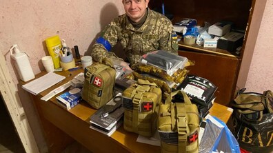 Фото: Президентська медаль за мужність: лікар зі Львова Іван Мелець рятує життя захисників на війні