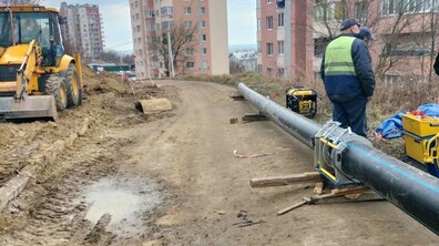 Фото: На вулиці Абхазькій-Щурата замінили 225 м аварійного водопроводу