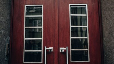 Фото: Львівські реставратори відновили історичні двері біля «Цитаделі»