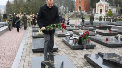 Фото: У День Збройних Сил України у Львові молитвою вшанували пам’ять тих, хто загинув