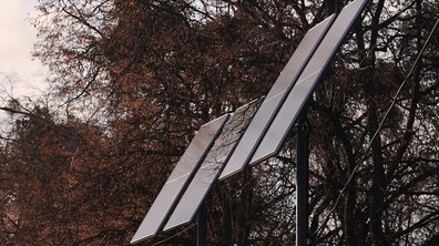 Сонячні панелі для резервного живлення світлофорів