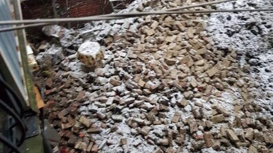 Фото: Завтра на вул. І. Франка, 111 буде комісійне обстеження щодо обвалу підпірної стінки в подвір’ї 