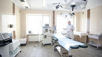 Фото: «В ремонт та обладнання ми інвестували більше 32 млн грн, але це того вартує», — А. Садовий про нове відділення невідкладної допомоги у 8-ій лікарні