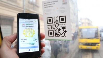 Фото: Львів’яни можуть сплатити за проїзд у трамваї №8 безконтактно