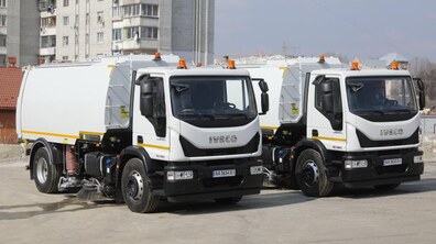Фото: Львів закуповує нову техніку для прибирання вулиць: ШРП Шевченківського району отримало 2 великі порохотяги