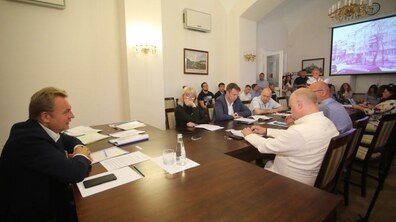 Фото: Виконавчий комітет переніс прийняття рішення про будівництво готелю на вул. Лижв’ярській