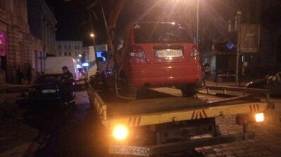 Фото: Вчора на арештмайданчик було евакуйовано 5 машин