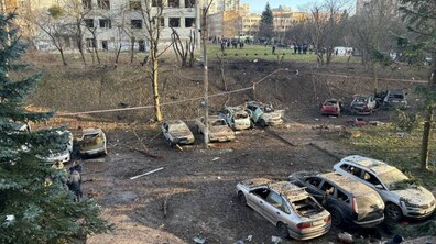 Фото: Місто виділить 35 млн грн на компенсації для мешканців будинків, постраждалих від ракетного обстрілу (відео)
