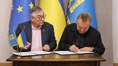 мер Львова Андрій Садовий та бізнес-омбудсмен Роман Ващук підписують Декларацію справедливого та розсудливого адміністрування
