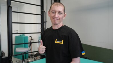 Фото: У центрі НЕЗЛАМНІ 39-річний військовий заново вчиться ходити після поранення