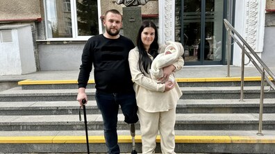 Фото: Львівські медики допомогли сім’ї захисника, який втратив ногу на війні, народити первістка