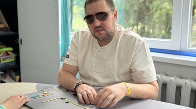 Фото: Вчиться жити у темряві, але не втрачає надії колись знову побачити світло – історія пацієнта центру UNBROKEN