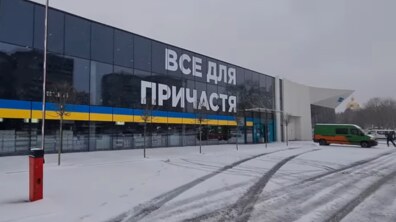Фото: Напис «Все для причастя» на магазині алкоголю у Львові приберуть
