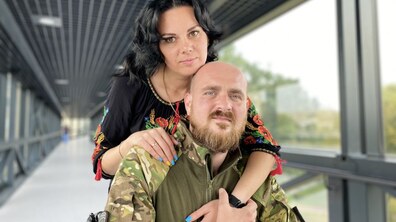 Фото: Переніс 17 операцій і вижив заради коханої: у центрі НЕЗЛАМНІ відновлюється 37-річний захисник з Київщини