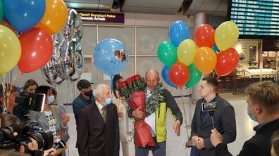 Фото: У аеропорту зустріли другого львів‘янина, що підкорив Еверест