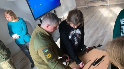Фото: Військові проводять патріотичні навчання для школярів Львова