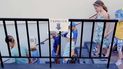 Фото: Головний освітянин Львова показав, як виглядає шкільне укриття (відео)