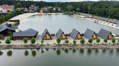 Фото: Озеро у Брюховичах відкрили для мешканців: біля водойми демонтували огорожу (відео)
