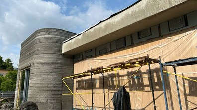 Фото: 3D-школа на Варшавській: підрядник закінчує фасадні роботи