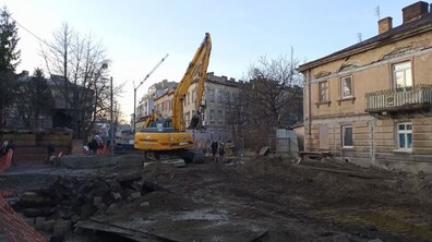 Фото: Ремонт вул. Замарстинівської: повністю замінено основний каналізаційний колектор, тривають роботи з облаштування дорожнього покриття