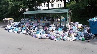 Фото: У місті 272 майданчики житлового фонду досі переповнені