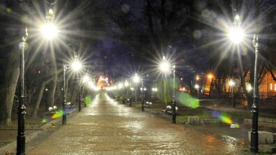 Фото: Мерія наголошує: випадки навмисного пошкодження вуличного освітлення у парках розслідуватиме поліція