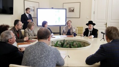 Фото: Площу Коліївщини впорядкують: мерія і представники єврейської громади підписали Меморандум про співпрацю