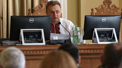 Фото: А. Садовий про Монумент Слави: «За круглим столом громада міста Львова має прийняти виважене рішення»