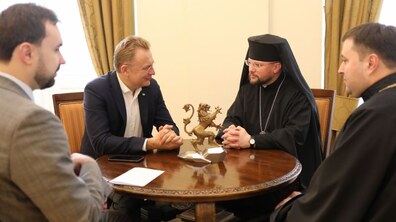 Фото: «Ми б хотіли, щоб Львів залишився у Вашому серці назавжди», — мер Львова владиці Степану Сусу